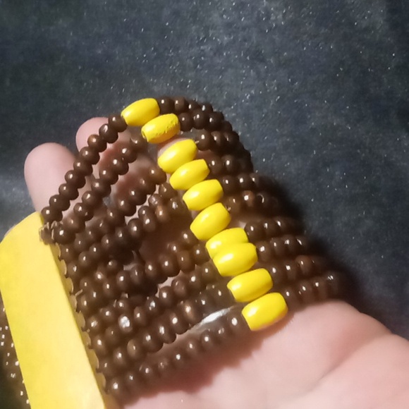 Wooden beaded layered bracelet expandable new with tags - Picture 4 of 4